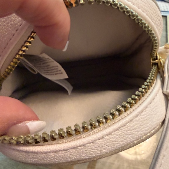 Disney Winnie the Pooh Cream and Gold Crossbody Bag - Picture 6 of 10